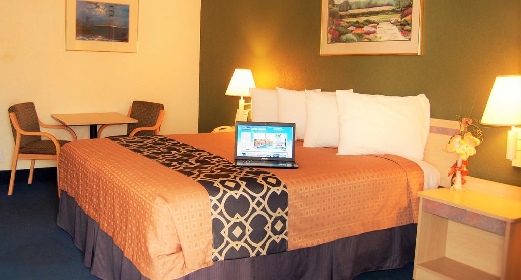Travelodge By Wyndham Los Banos Ca Zewnętrze zdjęcie